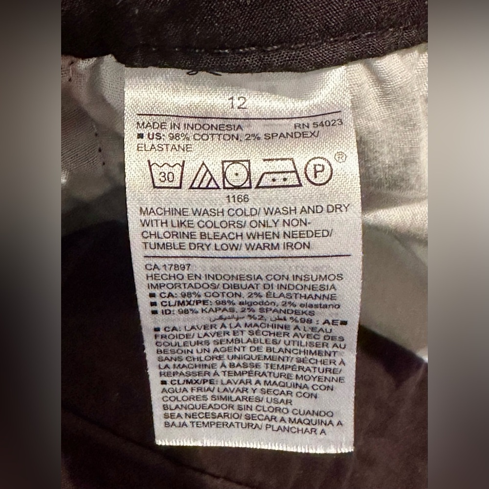 Old Navy Women's Black Everyday Shorts - Picture 2 of 6